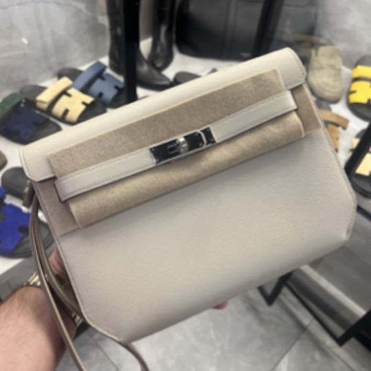 Hermès Béton Dépêches
