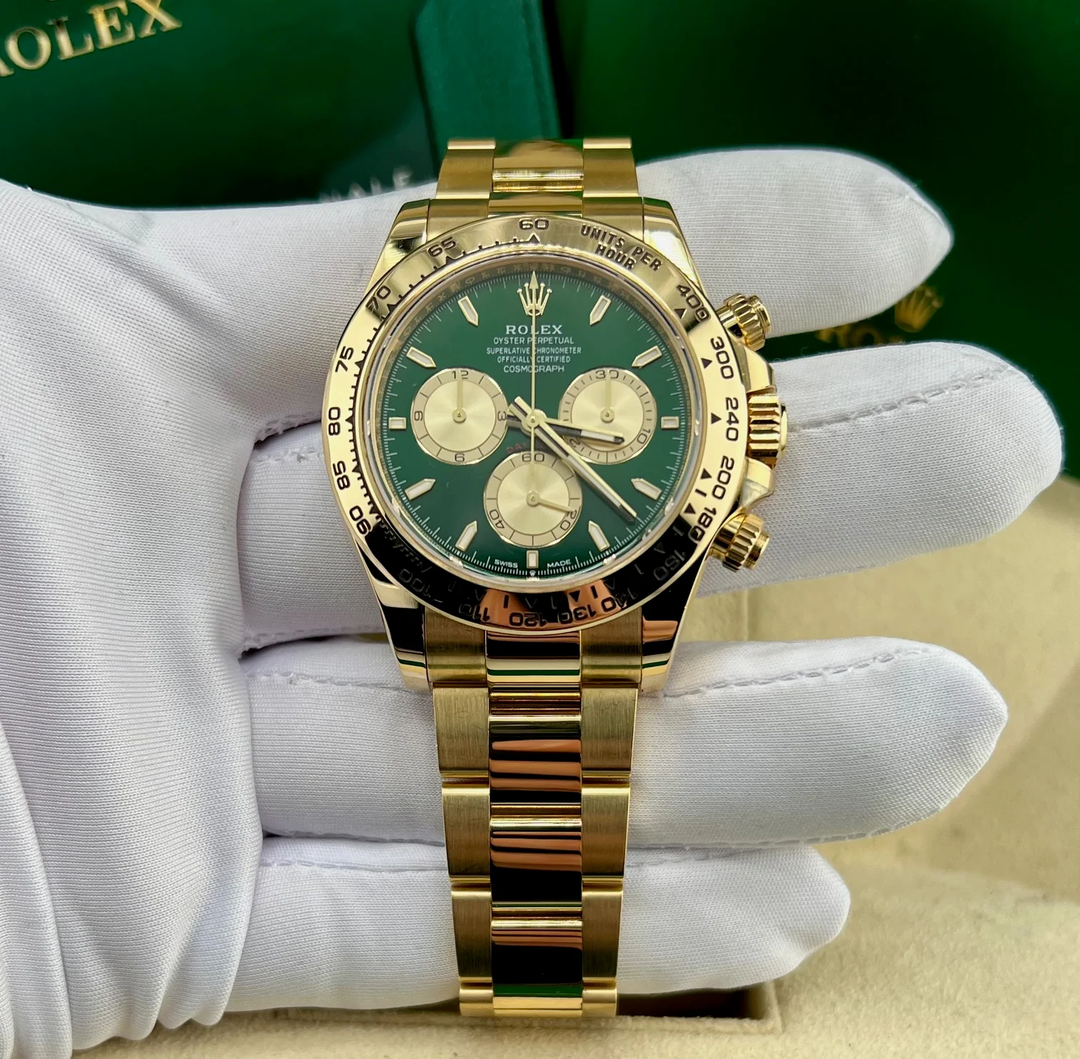 Rolex Cosmograph Daytona Green Dial Like New 125608 2025