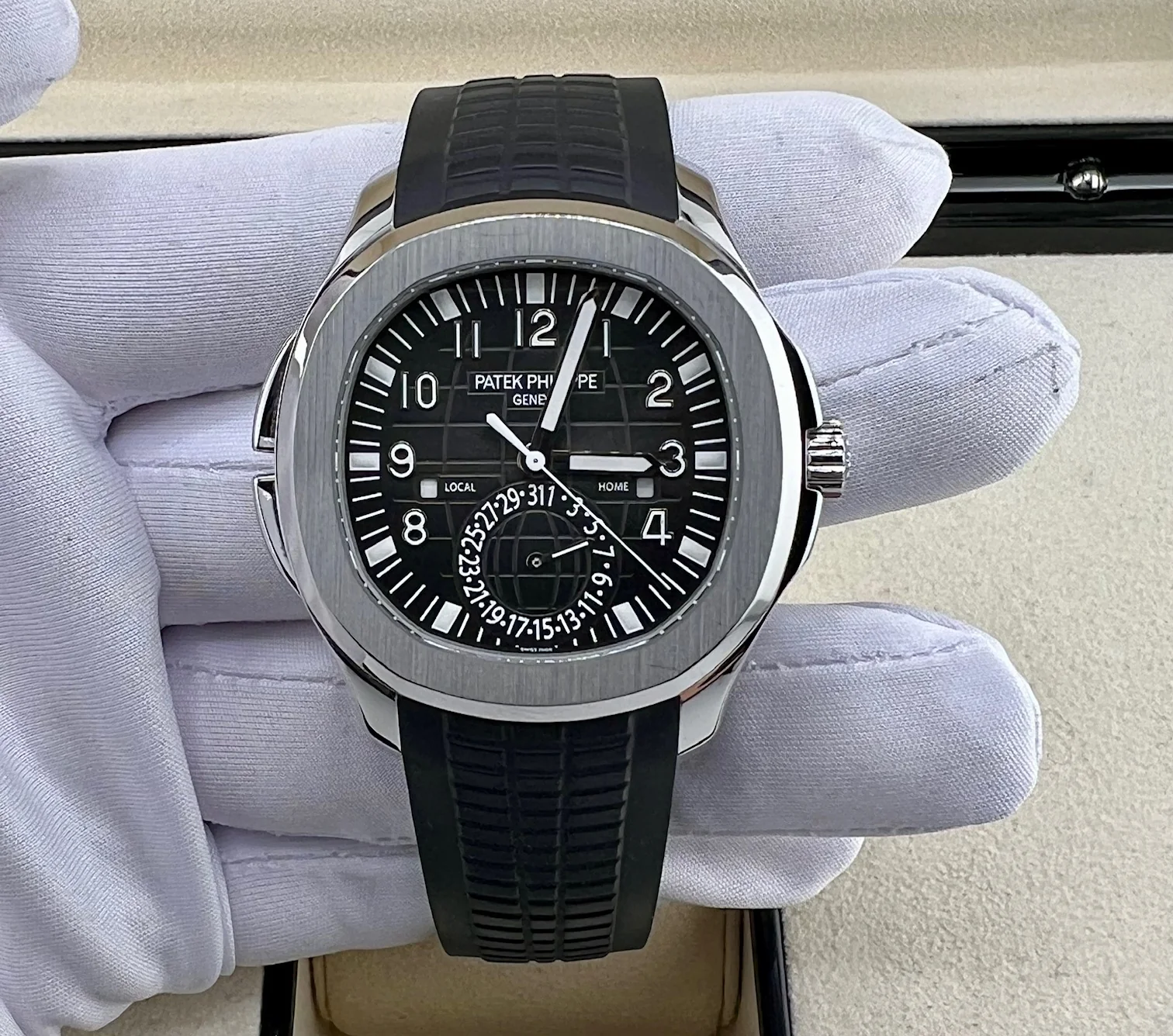 Patek Philippe Aquanaut Travel Time Like New Italy 5164A 2023